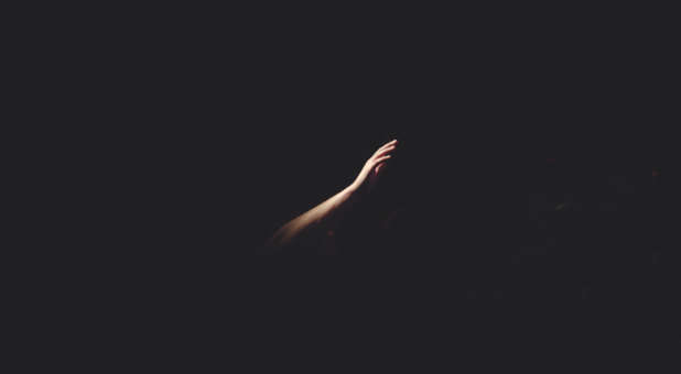 darkness-distraction